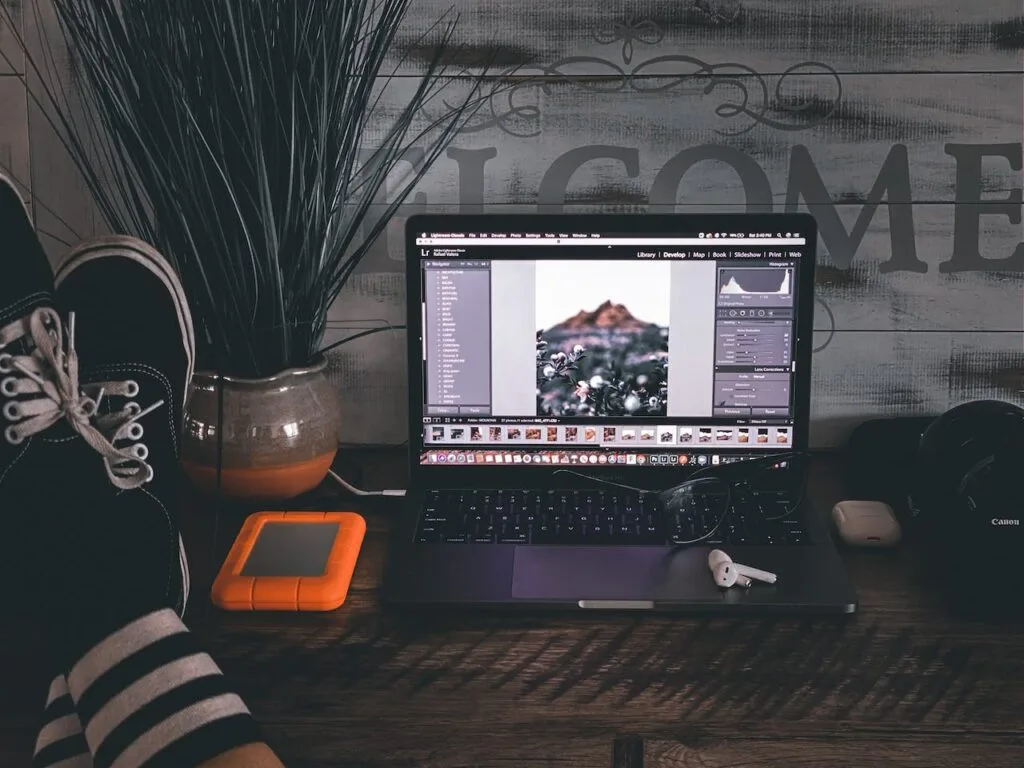 How-to-Edit-Photos-for-the-Web-Your-Quick-and-Easy-Guide-001