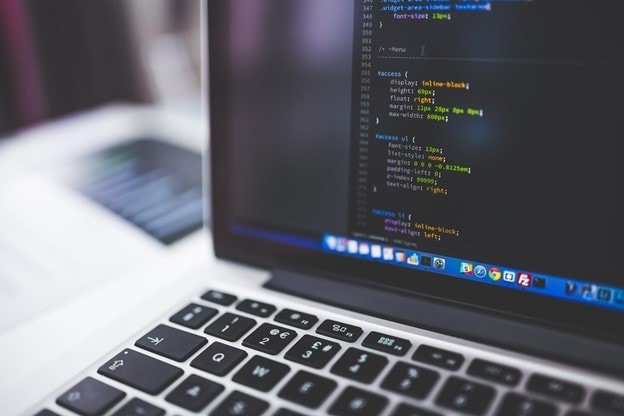 Finding The Right Web Developer For Your Project: Pros And Cons